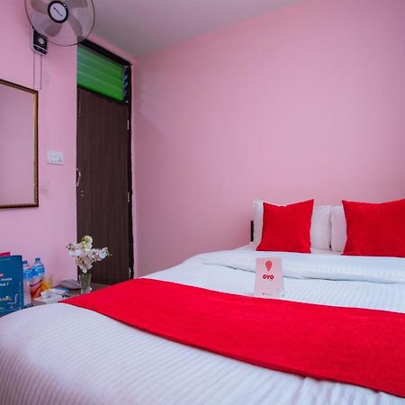 Oyo 142 Co International Guest House Катманду Екстериор снимка