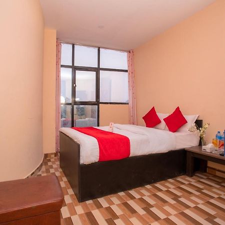 Oyo 142 Co International Guest House Катманду Екстериор снимка