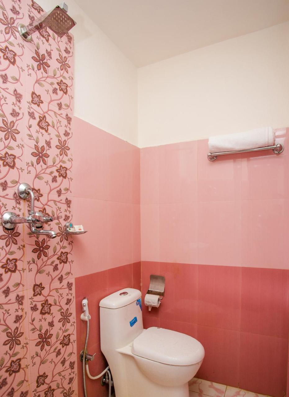 Oyo 142 Co International Guest House Катманду Екстериор снимка