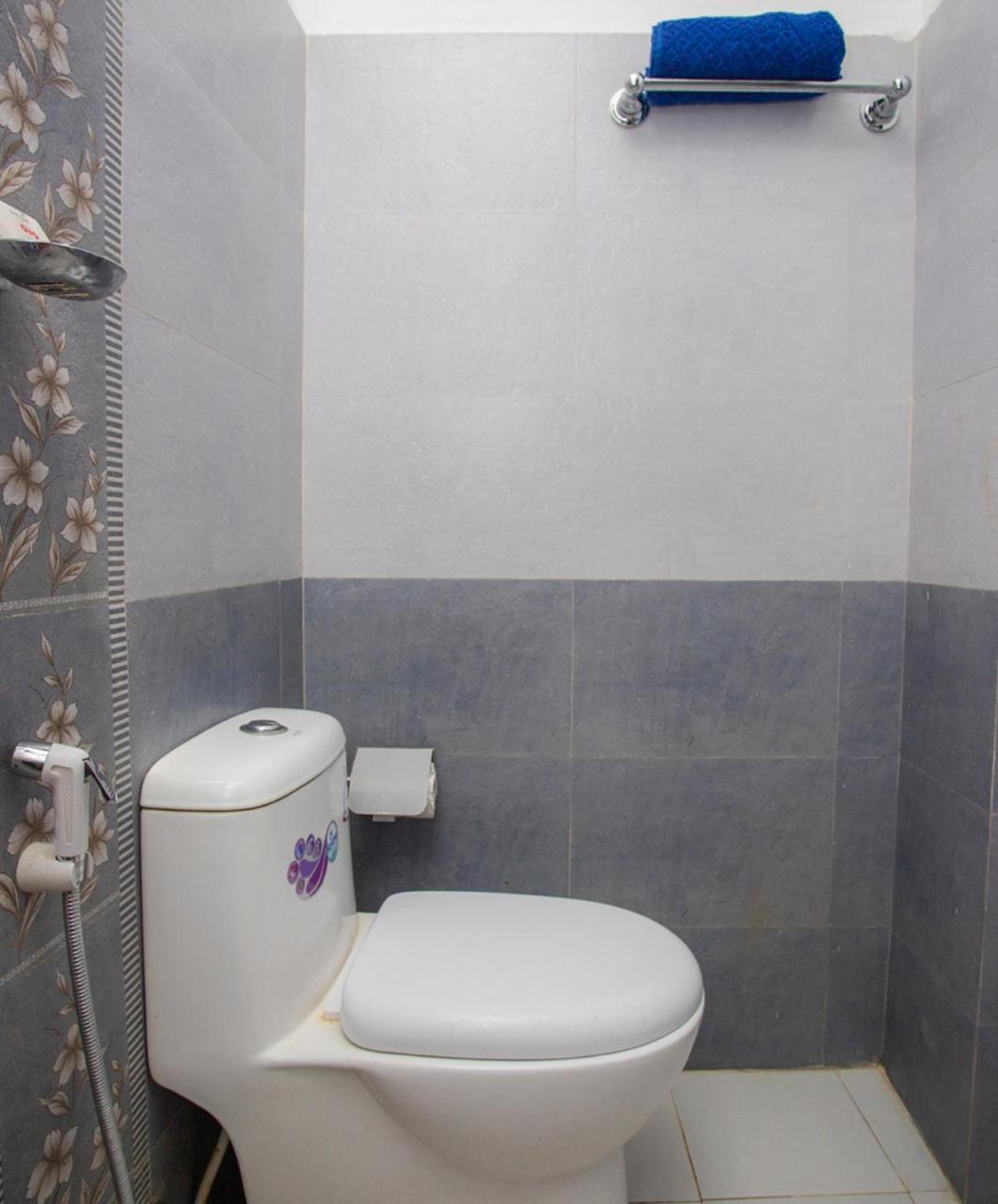 Oyo 142 Co International Guest House Катманду Екстериор снимка